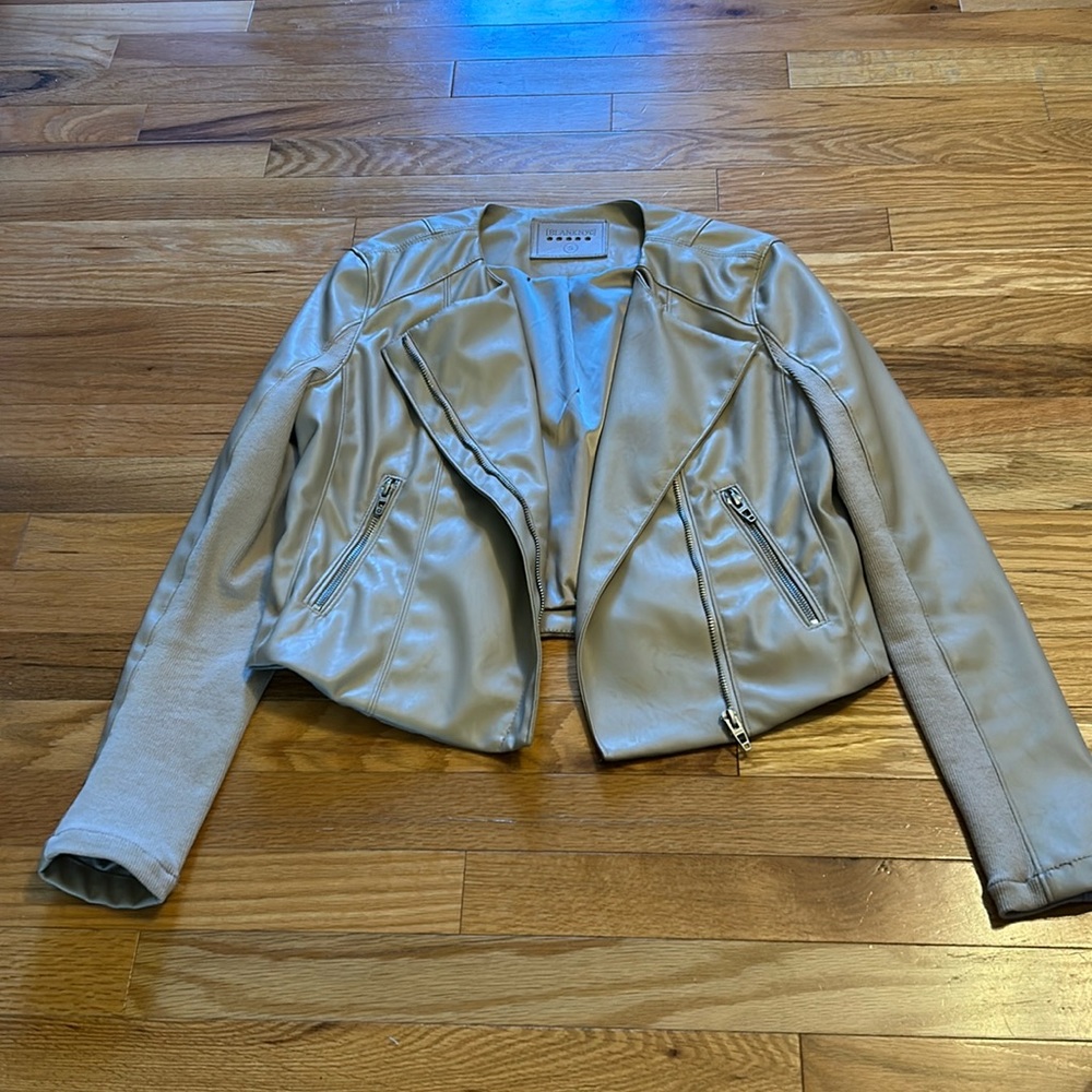 Like new Blank NYC collarless moto faux leather jacket, Small, light beige